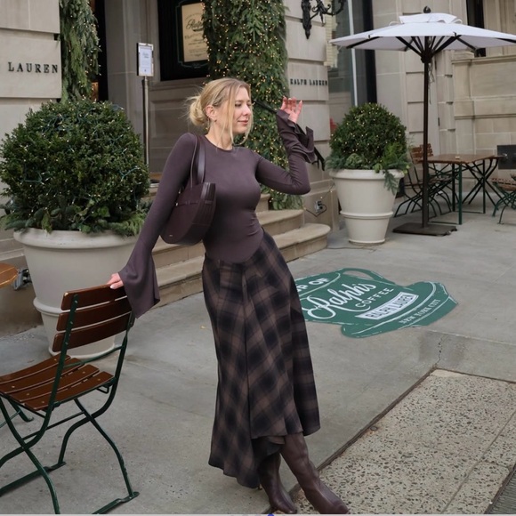 Zara Dresses & Skirts - ZARA MIDI SKIRT